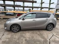 Gebraucht Toyota Verso Skyview Edition 111 PS (81 kW) 2015 Braun Van / Kleinbus