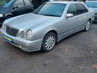 Gebraucht Mercedes 240 160 PS (117 kW) 2002 Silber Limousine