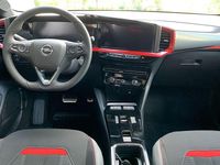 Gebraucht Opel Mokka GS Line 131 PS (96 kW) 2022 Grau kontrast grau/quarz silber (metallic) SUV