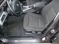 Gebraucht BMW 320 Advantage 177 PS (130 kW) 2008 Andere farbe metallic Kombi