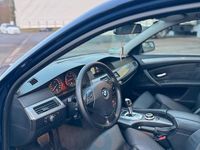 Gebraucht BMW 525 197 PS (144 kW) 2007 Blau Kombi