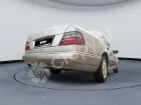 Brugt Mercedes E220 150 HK (110 kW) 1994 Sølv Sedan