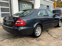 Gebraucht Mercedes E240 177 PS (130 kW) 2002 Schwarz Limousine