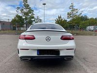 Gebraucht Mercedes E220 AMG line 194 PS (142 kW) 2019 Weiß Coupé