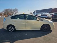 Używany Toyota Prius Basis 99 KM (72 kW) 2013 Biały Sedan/Limuzyna