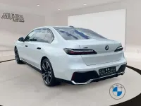 Gebraucht BMW 740 M Sport 299 PS (219 kW) 2025 Mineralweiss Limousine