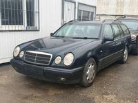 Gebraucht Mercedes E240 170 PS (125 kW) 1998 Blau Limousine