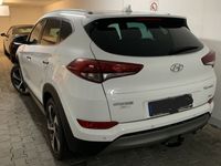 gebraucht Hyundai Tucson 1,6 GDI Turbo 7-DCT 4WD Premium Leder AHK