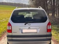 Gebraucht Opel Zafira Elegance 125 PS (91 kW) 2004 Silber Van / Kleinbus