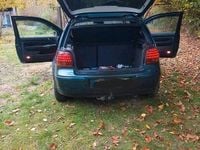Second-hand VW Golf IV 2003 Verde Hatchback