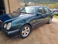Gebraucht Mercedes E300 177 PS (130 kW) 1997 Grün Limousine