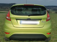 Gebraucht Ford Fiesta Titanium 95 PS (69 kW) 2011 Grün Kleinwagen