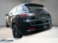 Gebraucht Jeep Compass 131 PS (96 kW) 2024 Schwarz SUV