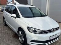 Gebraucht VW Touran Comfortline 150 PS (110 kW) 2019 Weiß Van / Kleinbus