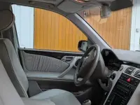 Gebraucht Mercedes E280 Avantgarde 204 PS (150 kW) 1999 Blau Limousine