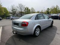 Używany Audi A4 102 KM (75 kW) 2004 Srebrny Sedan/Limuzyna