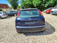 Second-hand Ford Focus Viva 75 CP (55 kW) 2004 Albastru Berlinǎ