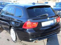 Gebraucht BMW 320 184 PS (135 kW) 2011 Black sapphire metallic Kombi