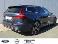 Gebraucht Volvo V60 Inscription 197 PS (144 kW) 2021 Denim blue Kombi