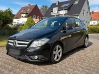 Gebraucht Mercedes B180 122 PS (89 kW) 2013 Schwarz Kleinwagen