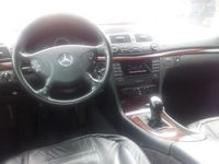 Gebraucht Mercedes E220 Classic 204 PS (150 kW) 2003 Silber metallic Limousine
