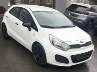 Gebraucht Kia Rio 75 PS (55 kW) 2012 Weiß Limousine