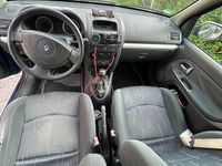 Second-hand Renault Clio II 2004 Albastru Hatchback