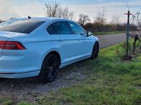 Gebraucht VW Passat Highline 150 PS (110 kW) 2015 Weiß Limousine