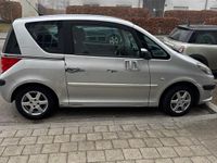 Gebraucht Peugeot 1007 88 PS (64 kW) 2007 Silber Van / Kleinbus