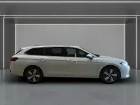 Gebraucht VW Passat 150 PS (110 kW) 2025 Weiß Kombi