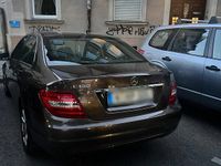 Gebraucht Mercedes C180 156 PS (114 kW) 2013 Braun Limousine