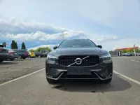 Gebraucht Volvo XC60 Plus 197 PS (144 kW) 2023 Grau SUV