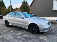 Gebraucht Mercedes E240 Avantgarde 177 PS (130 kW) 2003 Silber Limousine