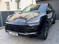 Gebraucht Porsche Cayenne E-Hybrid 470 PS (345 kW) 2024 Schwarz SUV