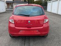 Second-hand Renault Clio II Expression 75 CP (55 kW) 2010 Roșu Berlinǎ