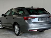 Neu Skoda Octavia 150 PS (110 kW) 2026 Grau Limousine