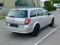 Gebraucht Opel Astra Edition 116 PS (85 kW) 2010 Grau Kombi