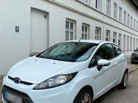 Gebraucht Ford Fiesta 65 PS (47 kW) 2009 Weiß Kleinwagen