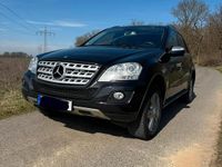 Second-hand Mercedes ML320 224 CP (164 kW) 2009 Negru SUV