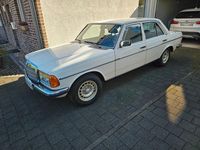 Gebraucht Mercedes E280 177 PS (130 kW) 1976 Weiß Limousine