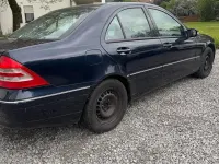 Gebraucht Mercedes C180 129 PS (94 kW) 2002 Blau Limousine