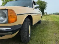 Gebraucht Mercedes 200 109 PS (80 kW) 1981 Gelb Limousine