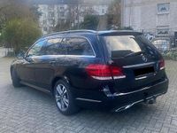 Gebraucht Mercedes E220 Avantgarde 170 PS (125 kW) 2016 Schwarz Kombi