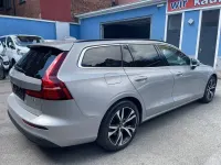 Gebraucht Volvo V60 Core 197 PS (144 kW) 2022 Grau Kombi