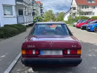 Używany Mercedes 190 122 KM (89 kW) 1990 Czerwony Sedan/Limuzyna