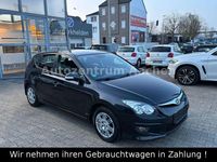 Gebraucht Hyundai i30 90 PS (66 kW) 2012 Schwarz Limousine