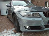 Gebraucht BMW 320 177 PS (130 kW) 2009 Grau Kombi