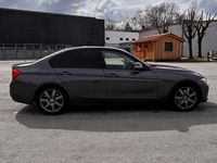 Gebraucht BMW 320 Sport Line 184 PS (135 kW) 2012 Grau Limousine