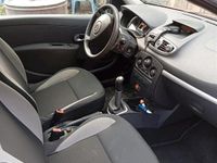 Gebraucht Renault Clio II 75 PS (55 kW) 2011 Rot Kleinwagen
