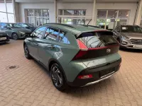 Gebraucht Hyundai Bayon Select 84 PS (61 kW) 2021 Mangrove green / mic SUV